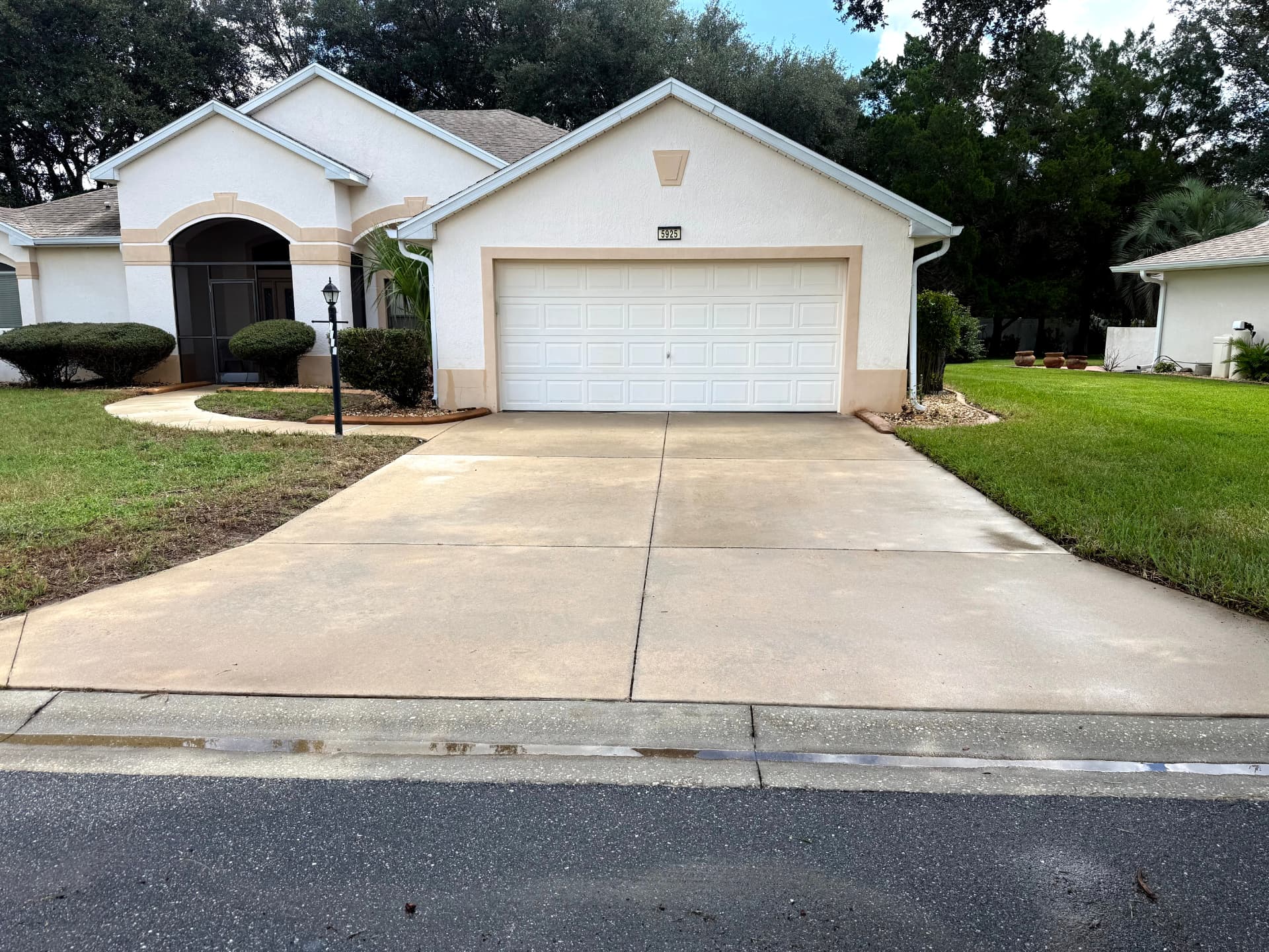 Before and after Exterior House Washing