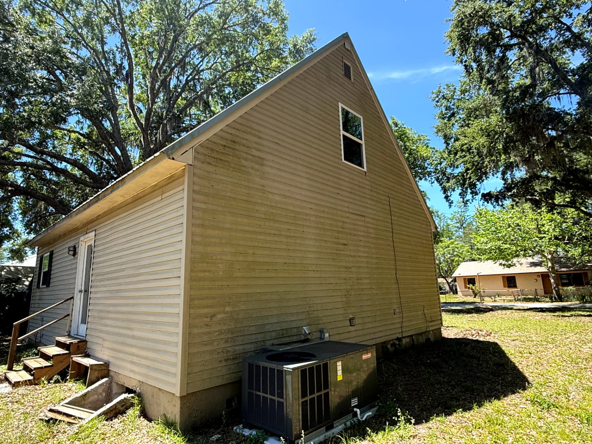 Before and after Exterior House Washing