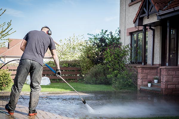 Pressure Washing Orlando FL: Expert Exterior Cleaning for Homes & Businesses