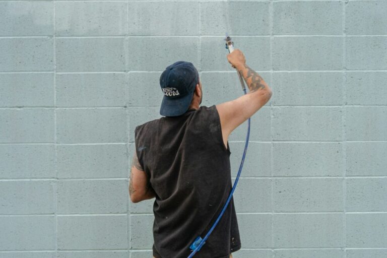Exterior House Washing: What Orlando Homeowners Can Expect From a Visit